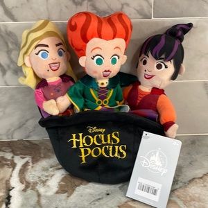 Disney Store Hocus Pocus Sanderson Sisters 7" Plush Set in Cauldron 2022 NEW